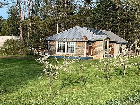 3rd image of 468 North Rd