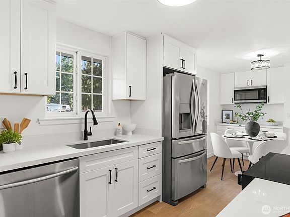 4th image of 7912 56th Avenue Ct E
