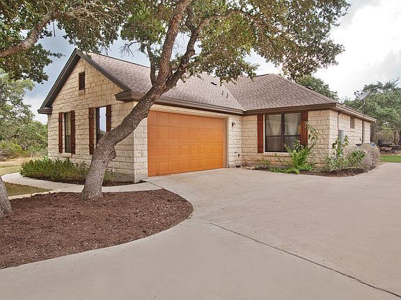 2nd image of 104 Paloma Pl