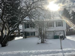 6956 Northview Dr, Lockport, NY 14094