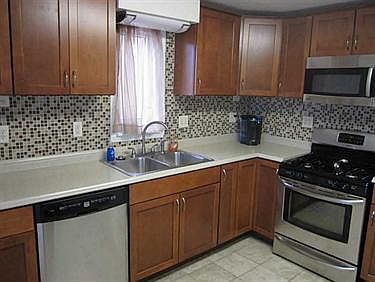 3rd image of 3024 Aljean Dr
