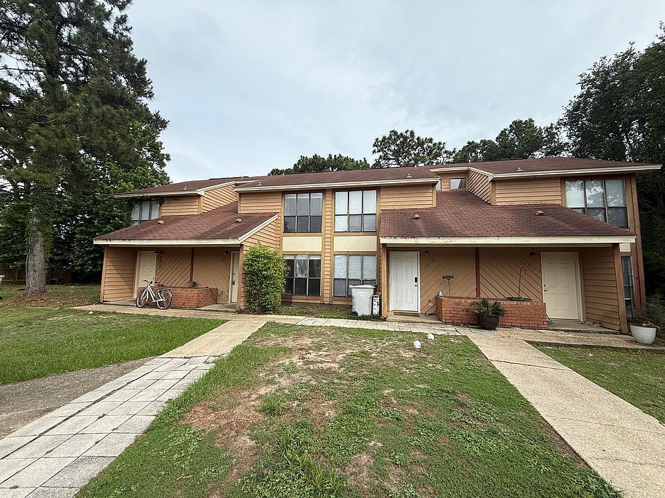 1st image of 2808 Villa Woods Cir