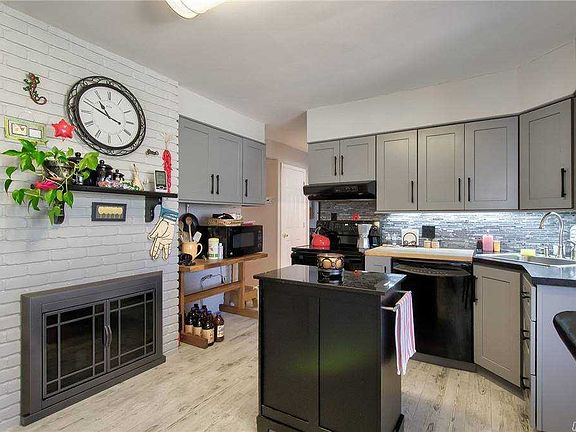 5th image of 44 Pewter Ln