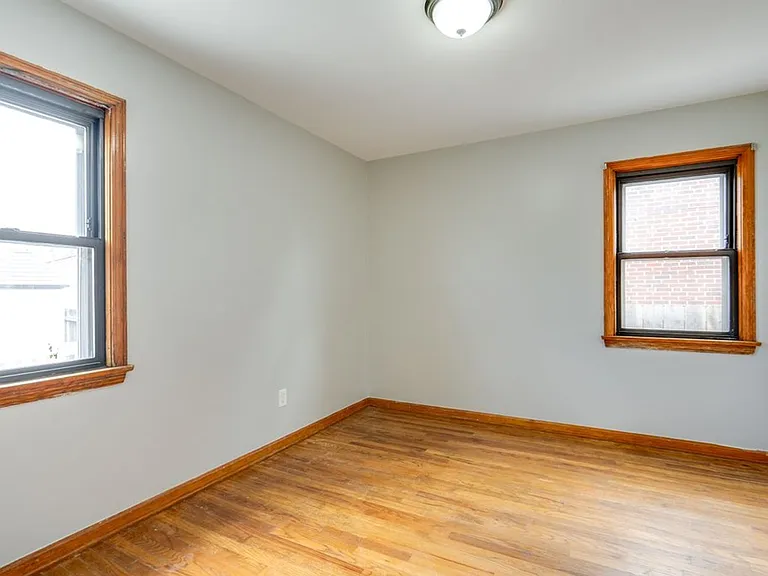 8514 Deerfield Dr — Photo 16