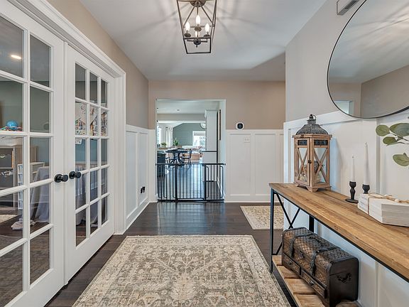 3rd image of 19 Heritage Dr