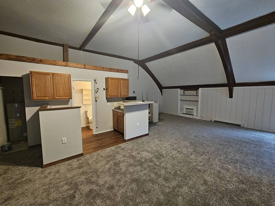 2nd image of 404 Market St #E