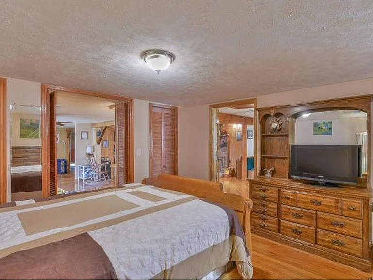 492 Olinger Dr — Photo 7
