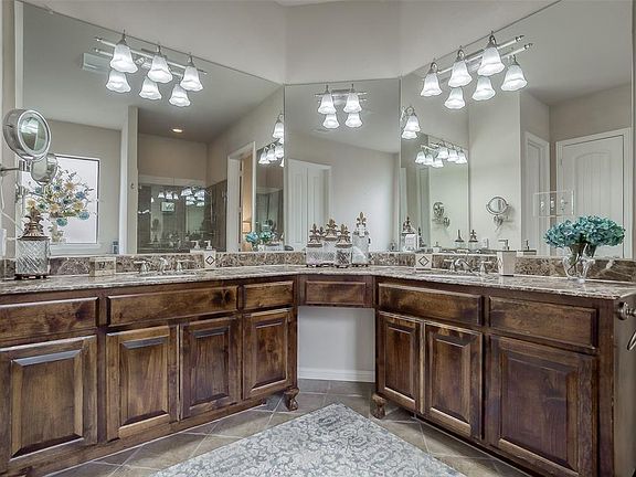 4th image of 11179 Sugar Mill Ln