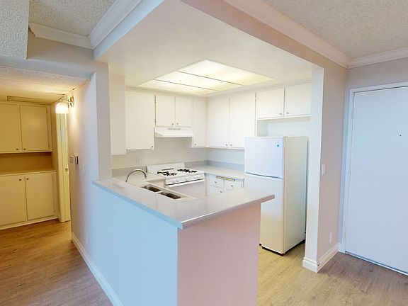 4th image of 14415 Vose St APT 110