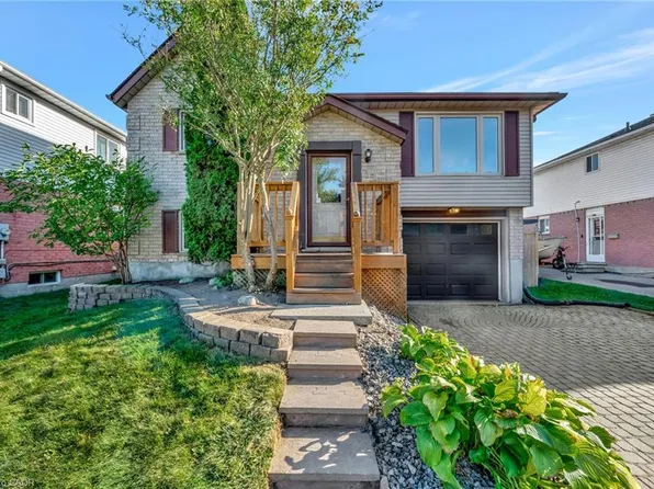 139 Ironstone Dr, Cambridge, ON N1P 1A4