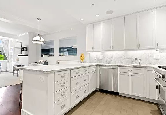 5th image of 181 E 90th St APT 4D