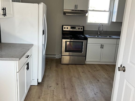 3rd image of 28 E College Ave