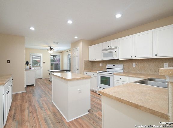 3rd image of 25823 LOST CREEK WAY
