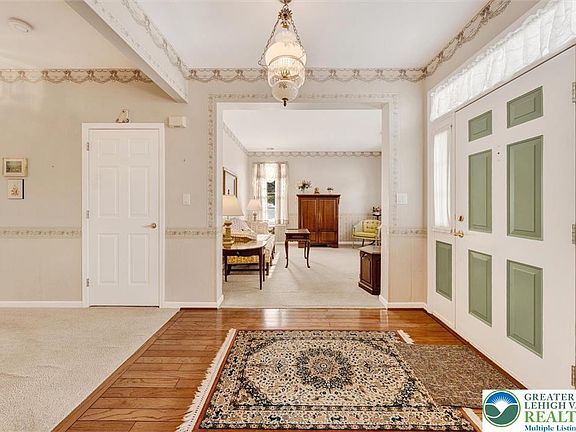 4th image of 1881 Jeanine Way