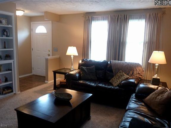 2nd image of 7368 N Chestnut Commons Dr