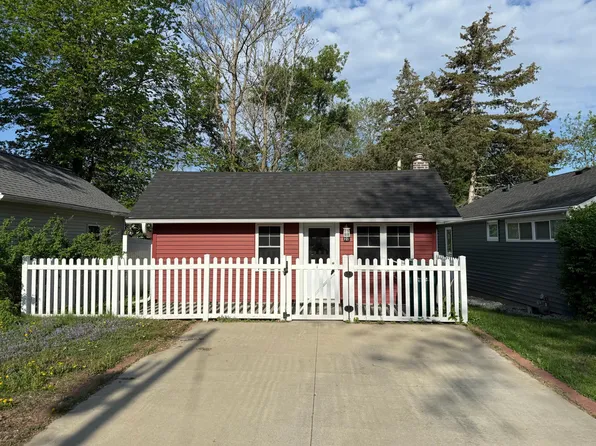 1211 10th St, Hudson, WI 54016