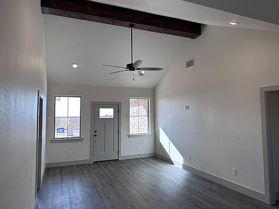 4th image of 607 Holly St