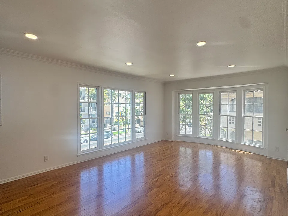 1453 1/2 S Beverly Dr