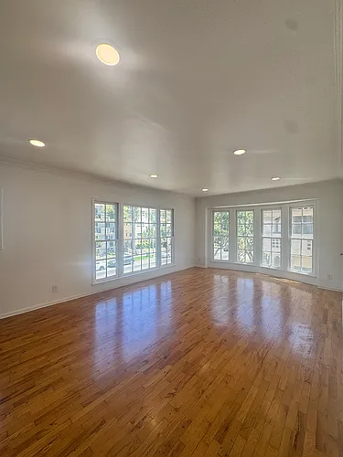 1453 1/2 S Beverly Dr Photo 1