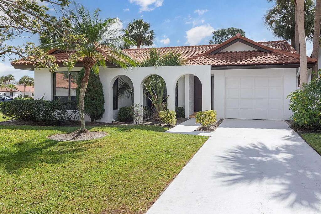 3 bed, 2.0 bath, 1687 sqft, $2,900 — Photo 2