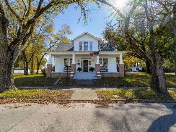 206 Greensville Ave, Emporia, VA 23847