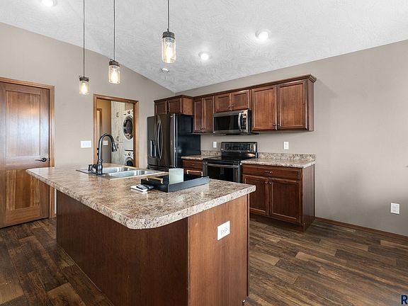 4th image of 4032 S Homerun Ave