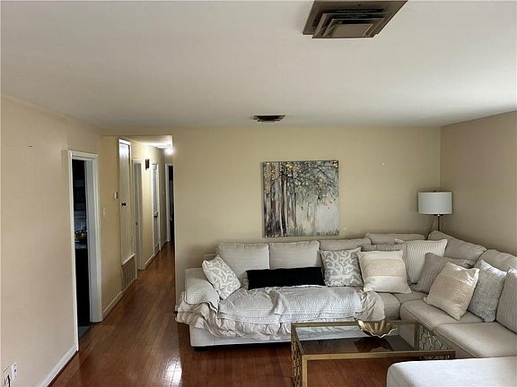 5th image of 6305 York St