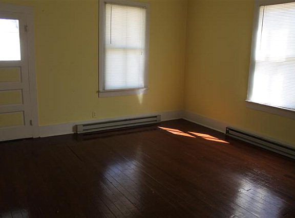 2nd image of 218 Summit Dr