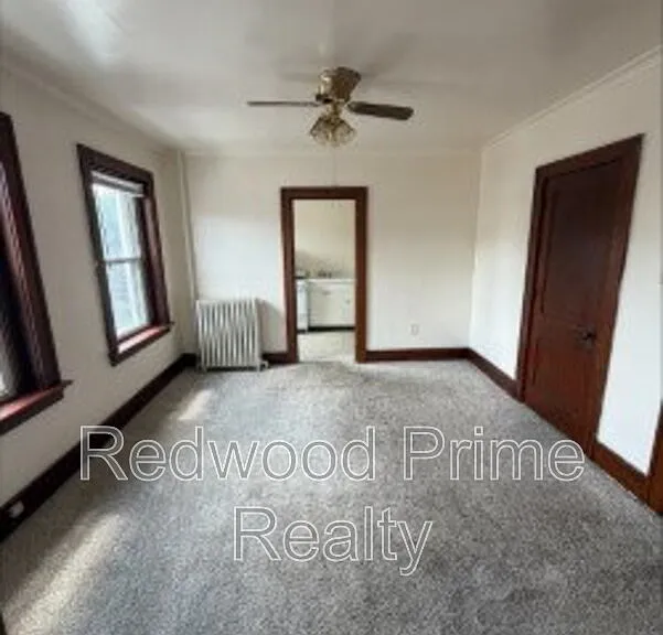117-119 S Lloyd St #3 — Photo 1
