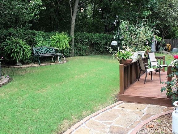 5th image of 2708 Parkwood Ct