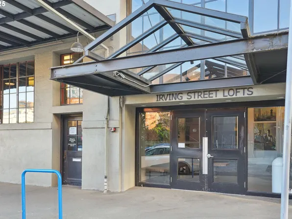 1314 NW Irving St APT 701, Portland, OR 97209