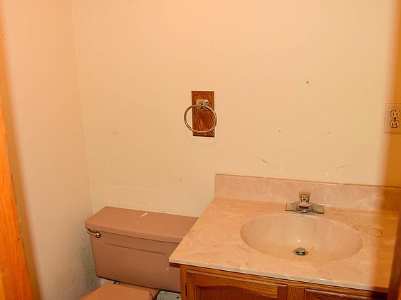 4th image of 3833 Hollywood Ave