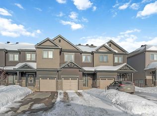 320 Grackle St, Ottawa, ON K1X0G6