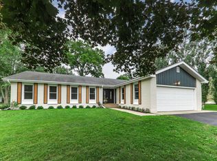 615 Oak St, Woodstock, IL 60098