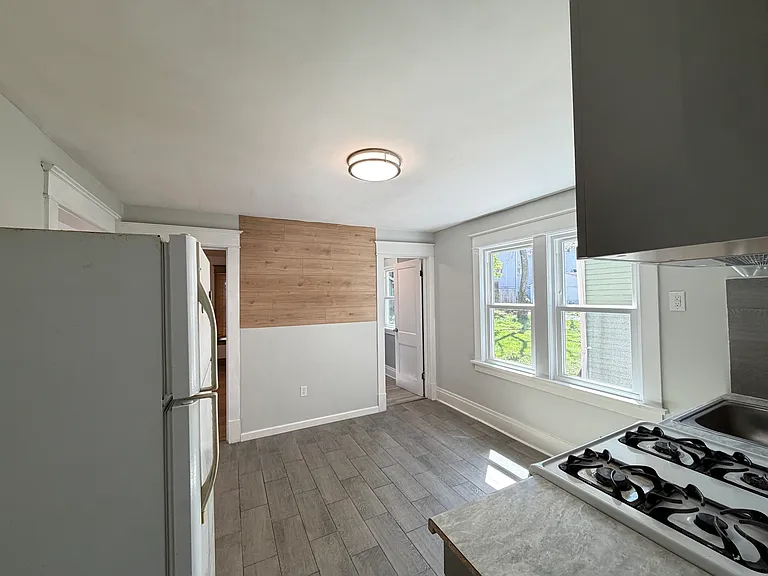 43 Springville Ave — Photo 11