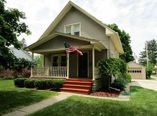 327 W 7th St, Perrysburg, OH