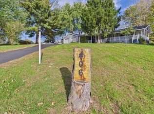 406 Oak Ln, Dixon, IL 61021