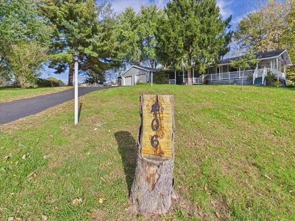 406 Oak Ln, Dixon, IL 61021