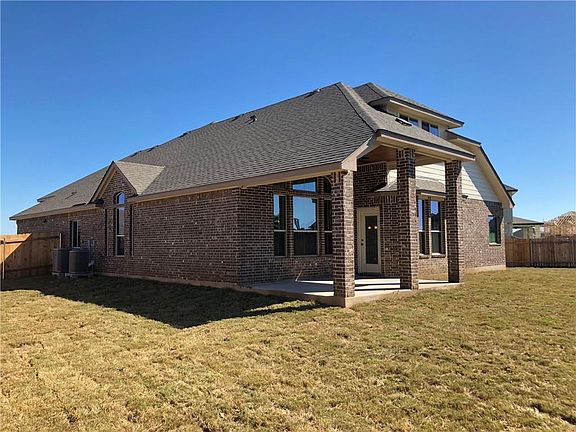 2nd image of 821 Wessex Dr