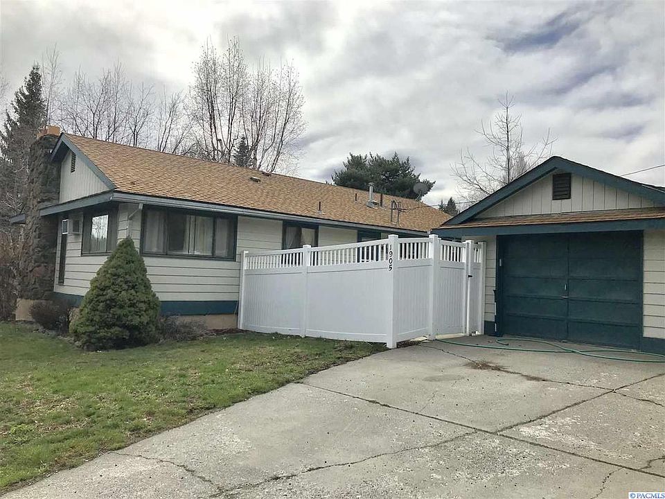 1st image of 1905 NW Turner Dr