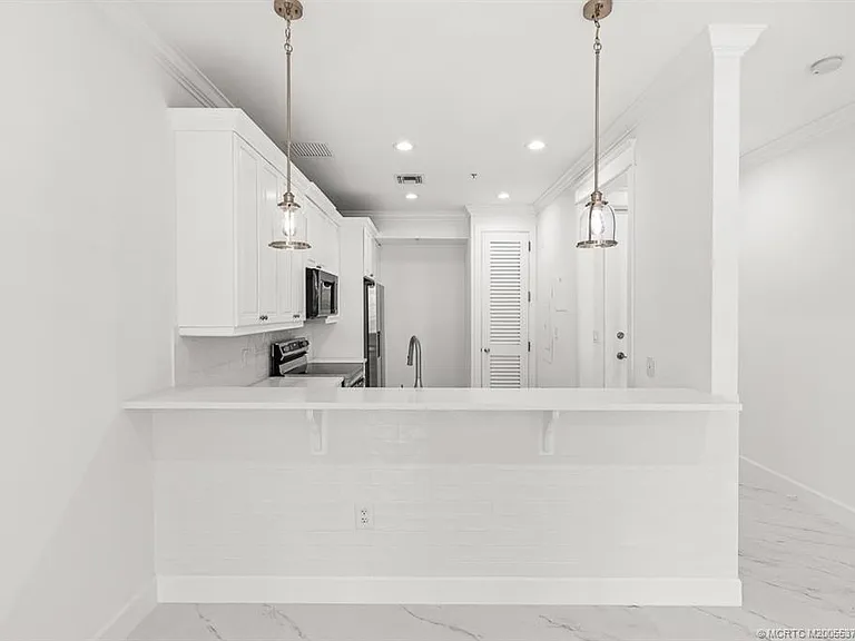 47 SW Osceola St #206 — Photo 6