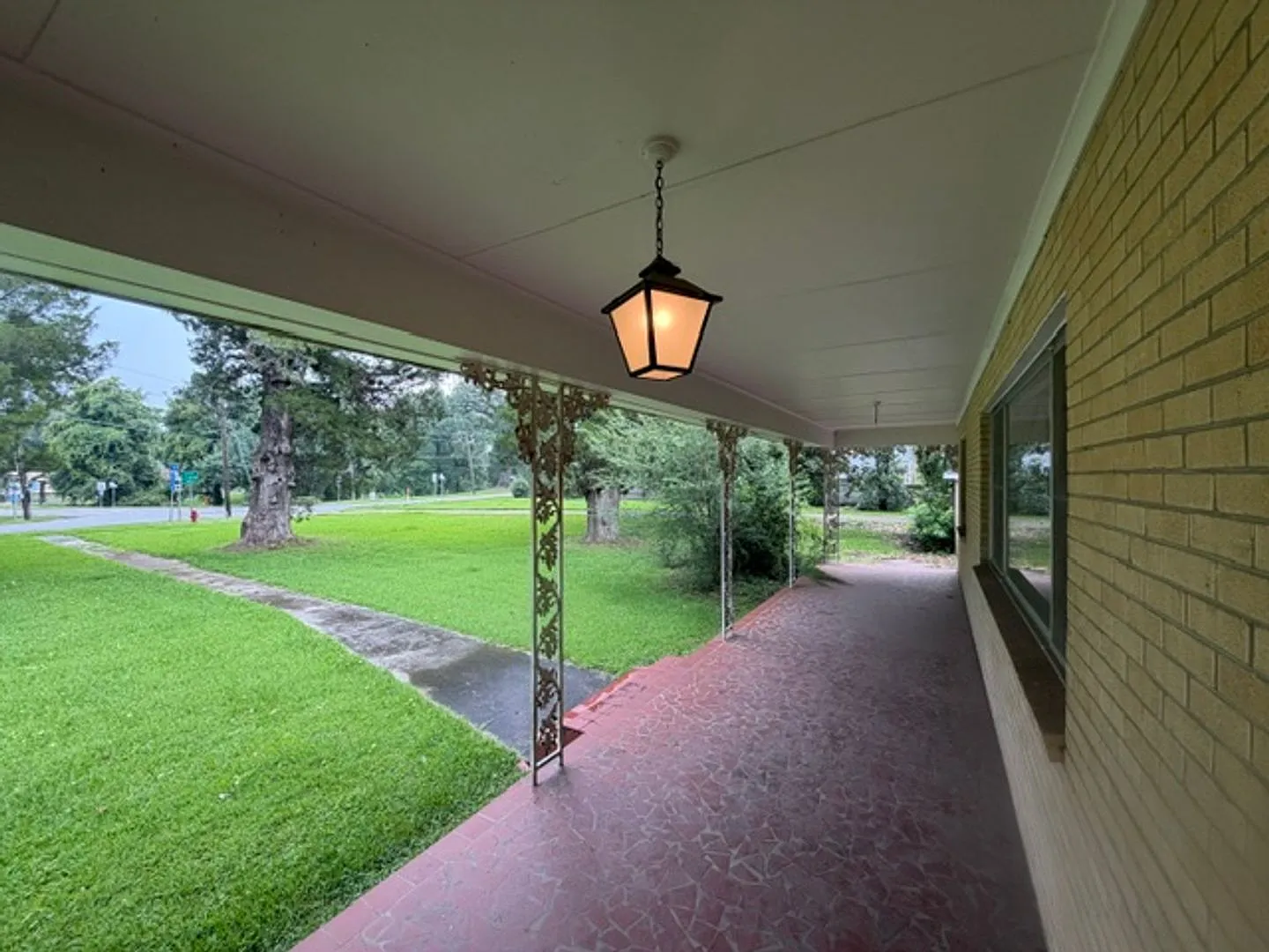 Spacious 3-Bedroom Home on an Expansive Lot in Maringouin — Photo 2