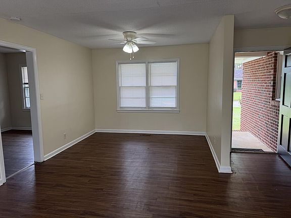 3rd image of 2115 Robinhood Rd
