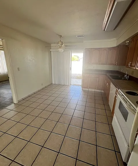 714 N Mesa Ave #A — Photo 10