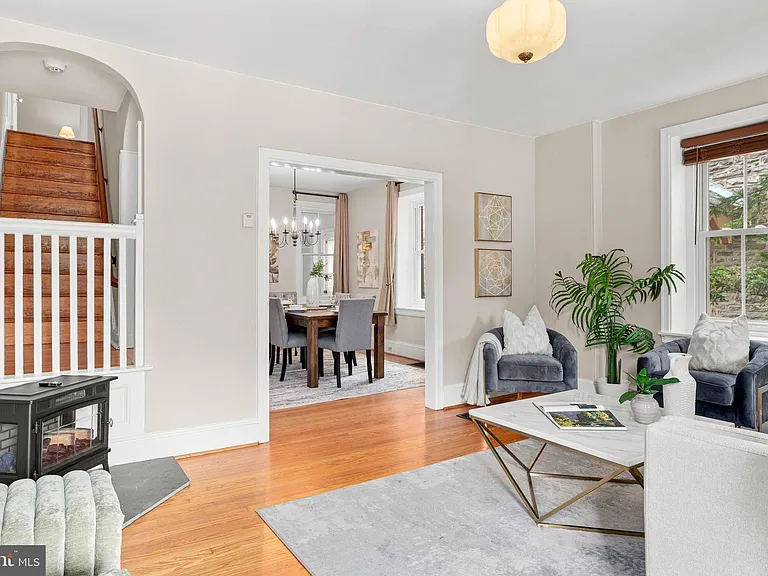 212 E Benezet St — Photo 5