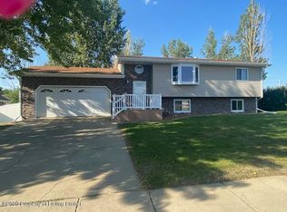 1127 Hoover St, Dickinson, ND 58601