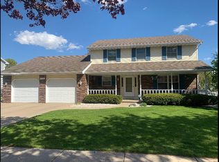 1720 Sunnyside Ln, De Pere, WI 54115