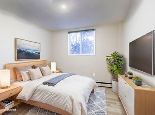 125 27th Ave NW, Calgary, AB T2M 2H3