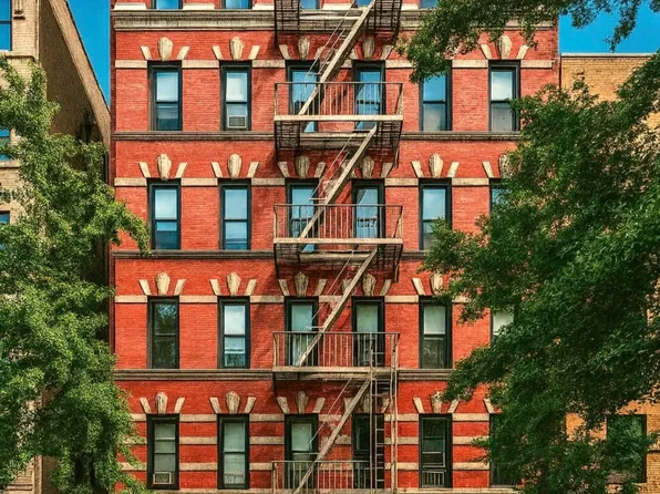 96 Perry Street image 13 of 14