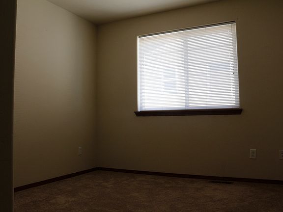 3rd image of 3028 74th Dr NE